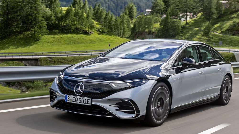 Mercedes EQS's Driving Report.  The electric S-class can do it
