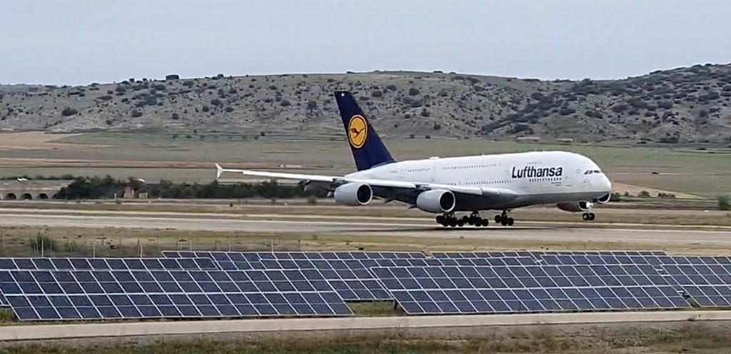 D-AIMH left Frankfurt: the last Airbus A380 of Lufthansa has landed in Teruel