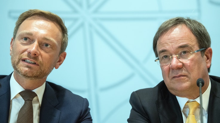 Party leader Armin Laschet (Christian Democratic Party) and Christian Lindner (FDP) answer questions from journalists on June 16, 2017 in Düsseldorf (North Rhine-Westphalia).  Less than five weeks after state elections in North Rhine-Westphalia, the Christian Democratic Union and the Free Democratic Party submitted their coalition agreement.