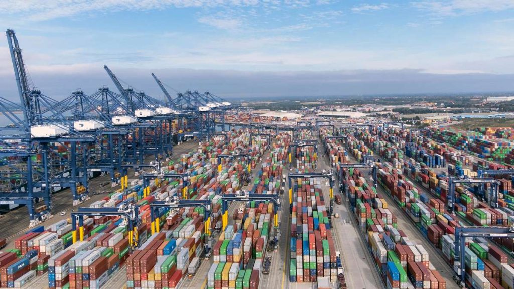 Brexit update: container traffic jams - now British ports are running out too