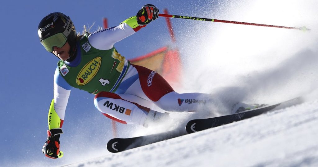 Gut-Behrami leads after the first round - Shiffrin second