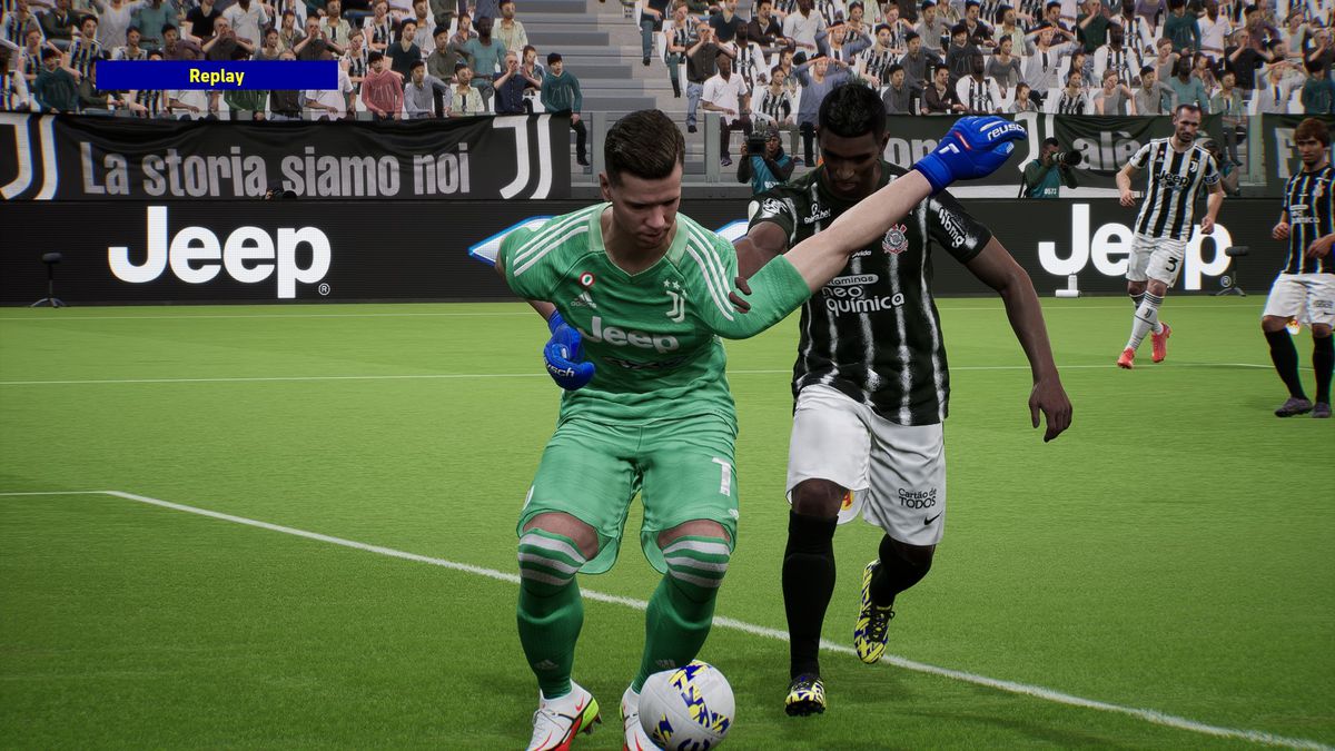 Screenshot of an eFootball error;  The goalkeeper's arms are badly deformed