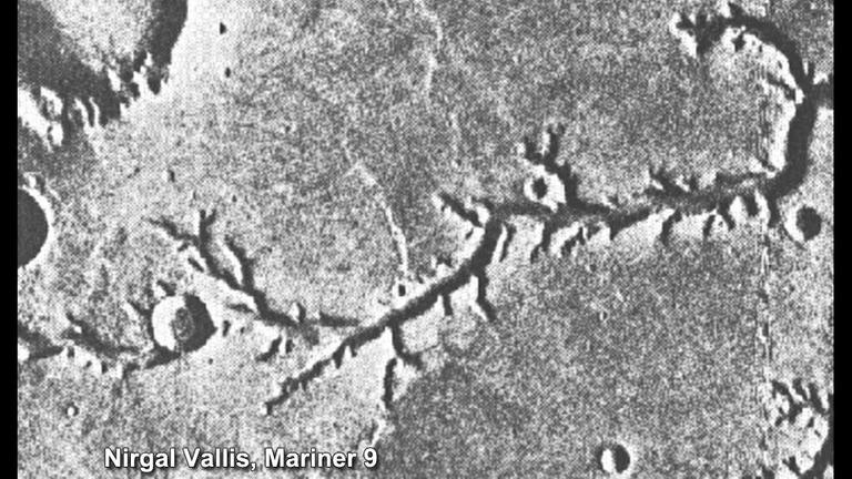 Several images from Mariner 9 — like this one from Nirgal-Vallis — have shown Mars researchers that there may have been liquid water on Mars earlier.