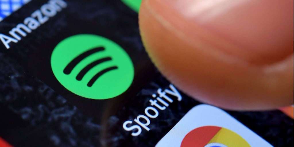 Spotify brings song lyrics and local files to your phone
