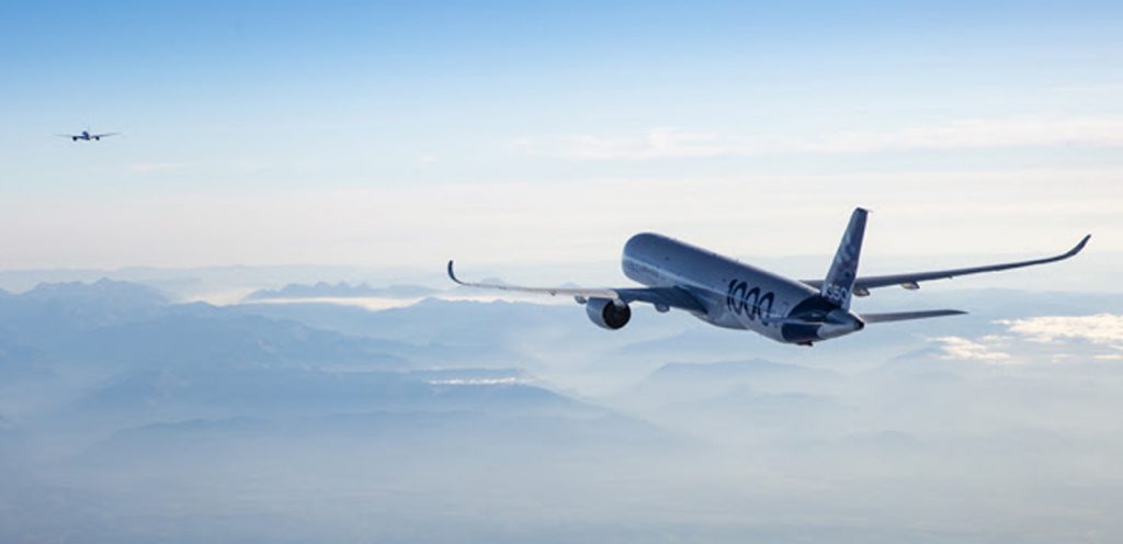 Formation flight tested: Two Airbus A350s save money thanks to teamwork