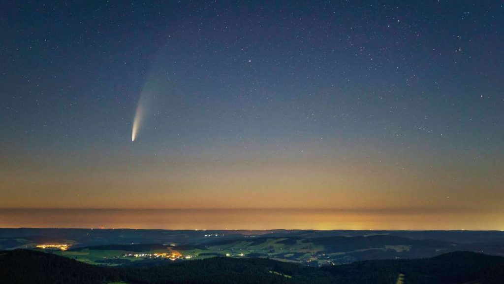 Scene from the sky: Comet Leonard will appear soon with the naked eye