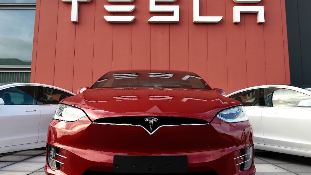 Tesla sues a misogynistic atmosphere at a California factory