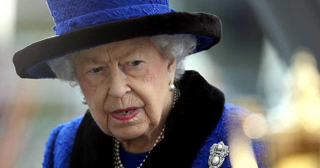 The Queen is looking for a new gardener - the salary is not royal at all