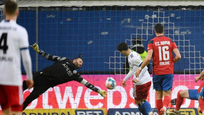Football - HSV jumps to third place after beating Hansa Rostock - Sport
