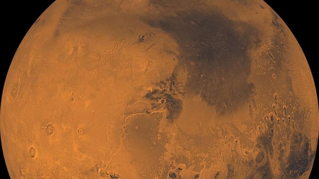 Mars: NASA spacecraft finds 'compelling evidence'