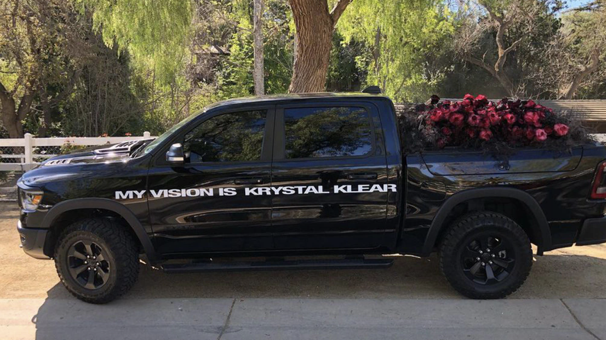 Kanye West tries to impress Kim Kardashian on Valentine's Day