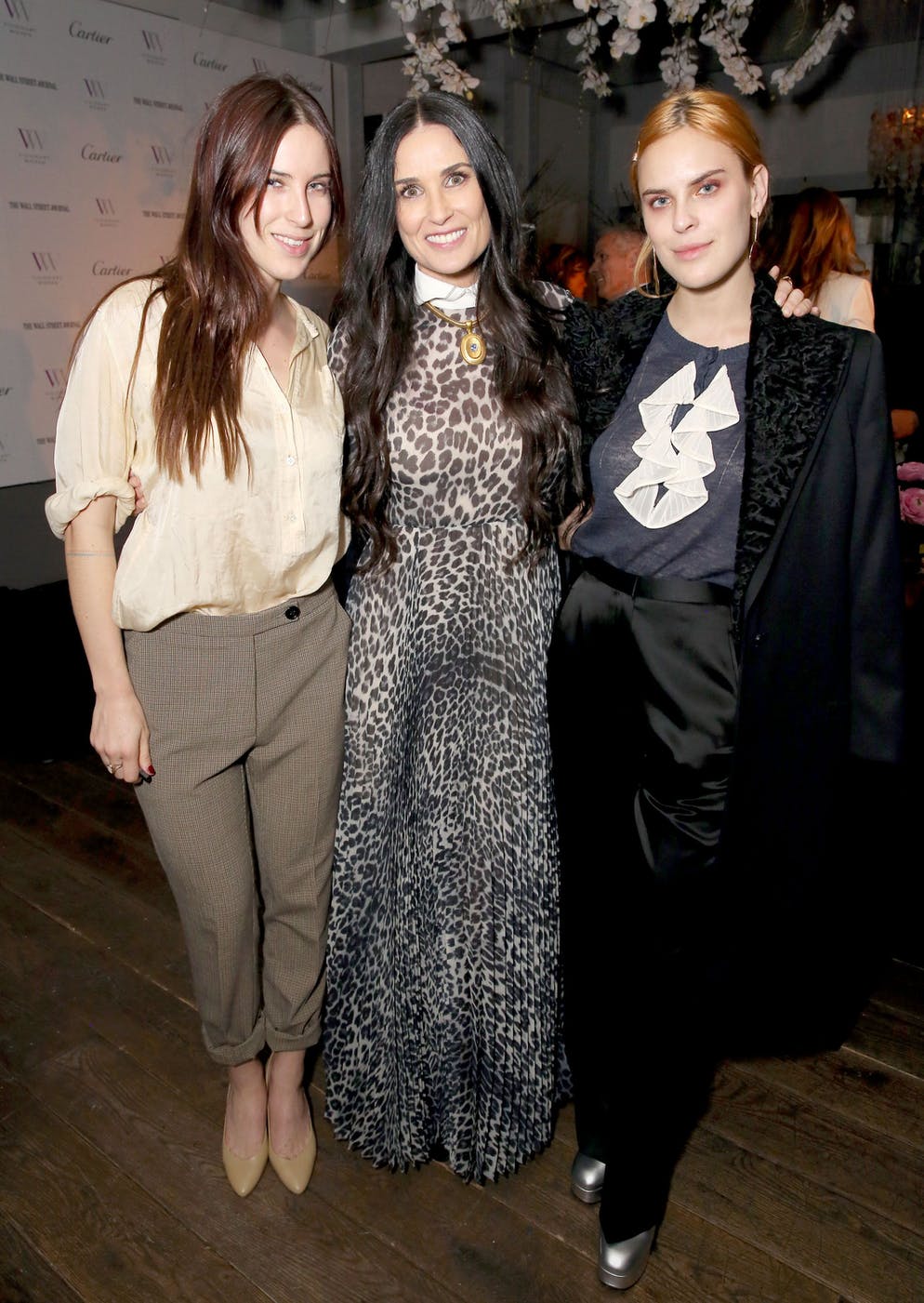 Beverly Hills, CA - MARCH 8: Demi Moore (center) and her daughters Scout laRue Willis and Tallulah Willis attend Visionary Women's Tribute to activist and actress Demi Moore in celebration of International Women's Day on March 8, 2018 in Beverly Hills, California.  (Photo by Rachel Murray/Getty Images for Salon of Insightful Women)