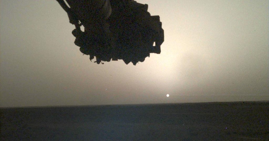 NASA's rover enjoys the sunrise on Mars