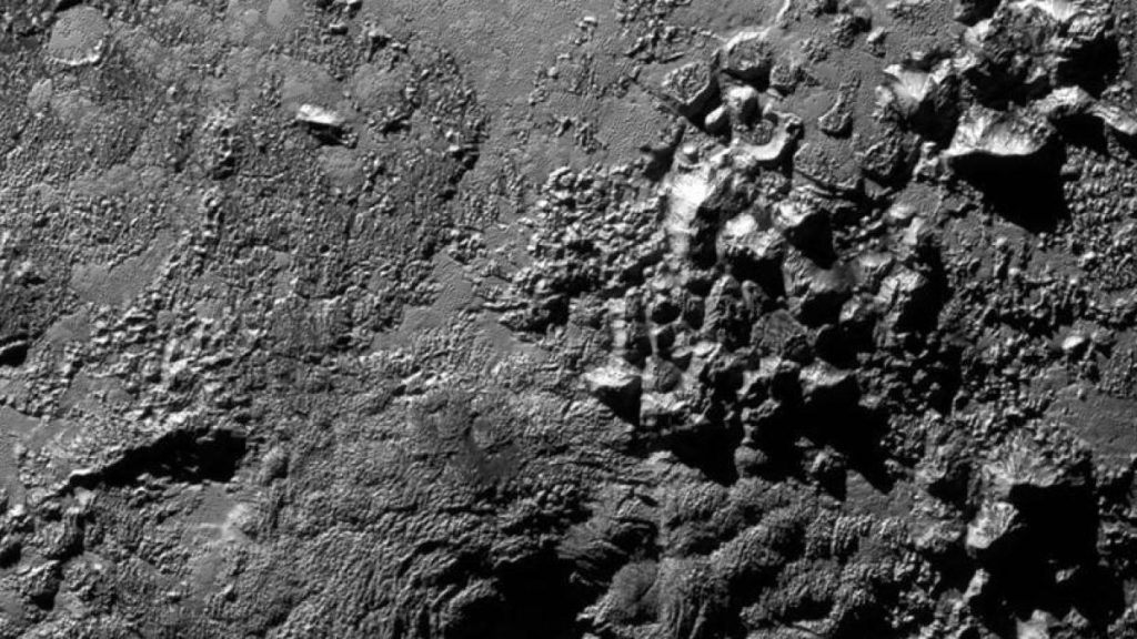 Pluto: Ice volcanoes seven kilometers high have been discovered on the small planet