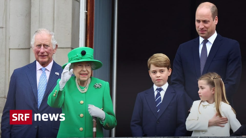 The 70th Jubilee of Queen Elizabeth appears on the balcony at the end of the festivities - News
