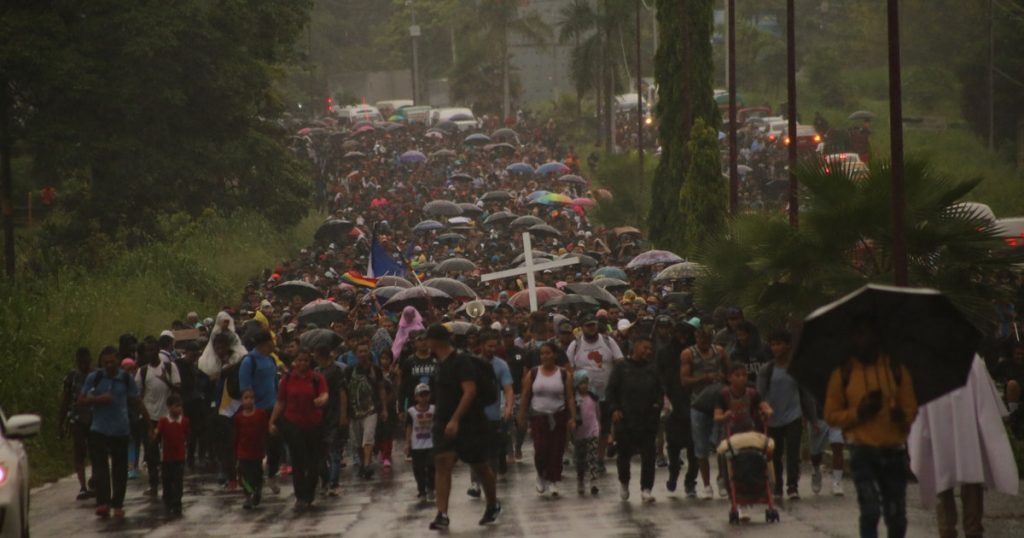 Migrant caravan heads to the United States