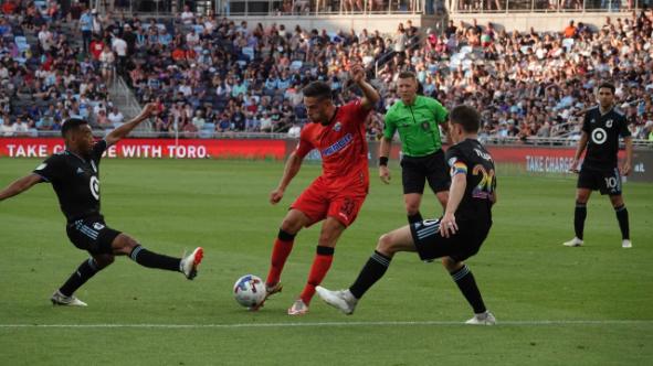 Paderborn's Marcel Hoffmeier (second from left) in the game against Minnesota United (3:4)