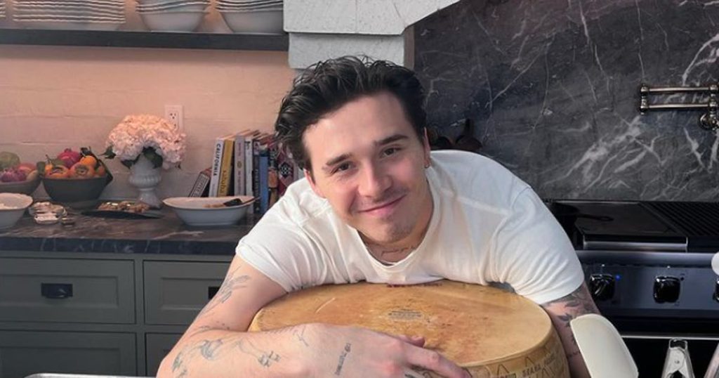 Brooklyn Beckham is struggling.  Being a son by profession is bittersweet.
