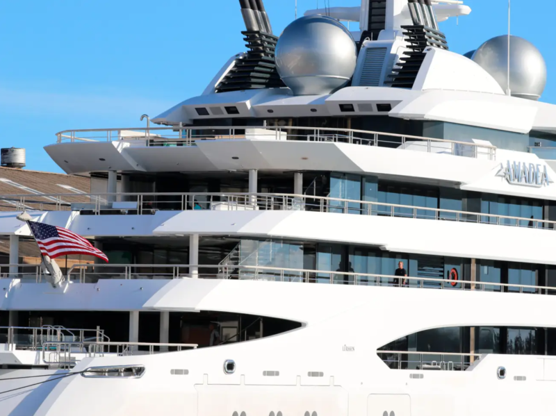Oligarch Yacht Auction: The boat has arrived in the USA
