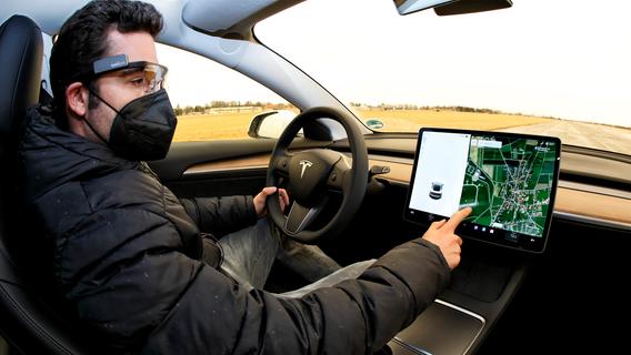 Distraction in the car: Tesla fails ADAC test - last place