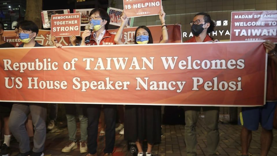 Supporters of US politician Nancy Pelosi's visit to Taipei