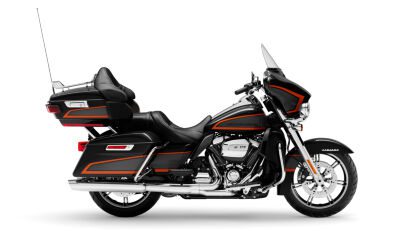 Harley-Davidson Ultra Limited with Custom Apex Paint