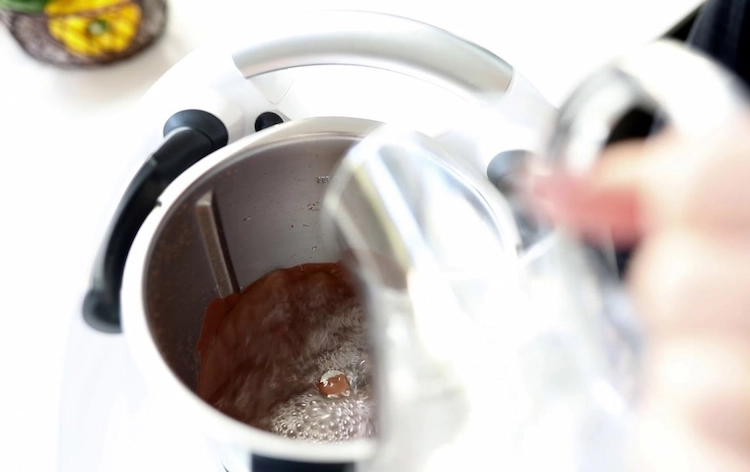 Use a cleaning solution made of vinegar and baking soda and clean the Thermomix pot as a trick