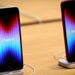 Apple warns of security holes in devices