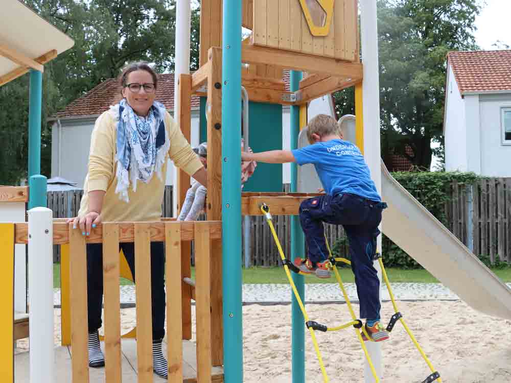 Gütersloh, a gray yard turned into a green play oasis, a new playground in the Alsenstraße for children's happiness and a good living environment