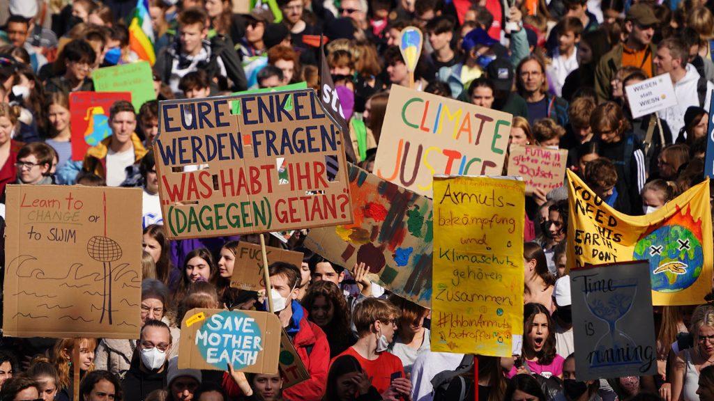"Friday for the Future": Tens of thousands demonstrate for the climate