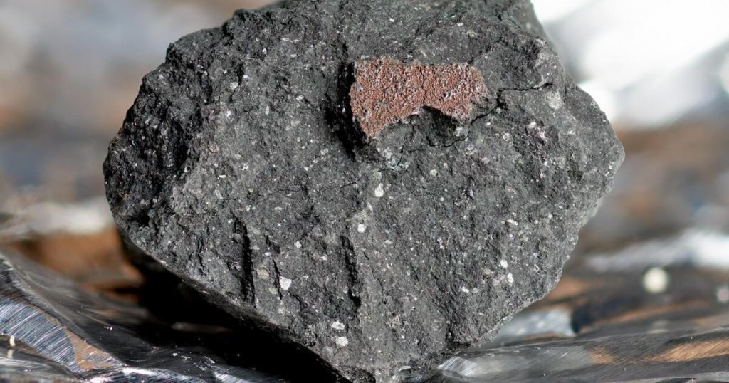 Where does water come from on Earth?  Meteorite provides another puzzle piece