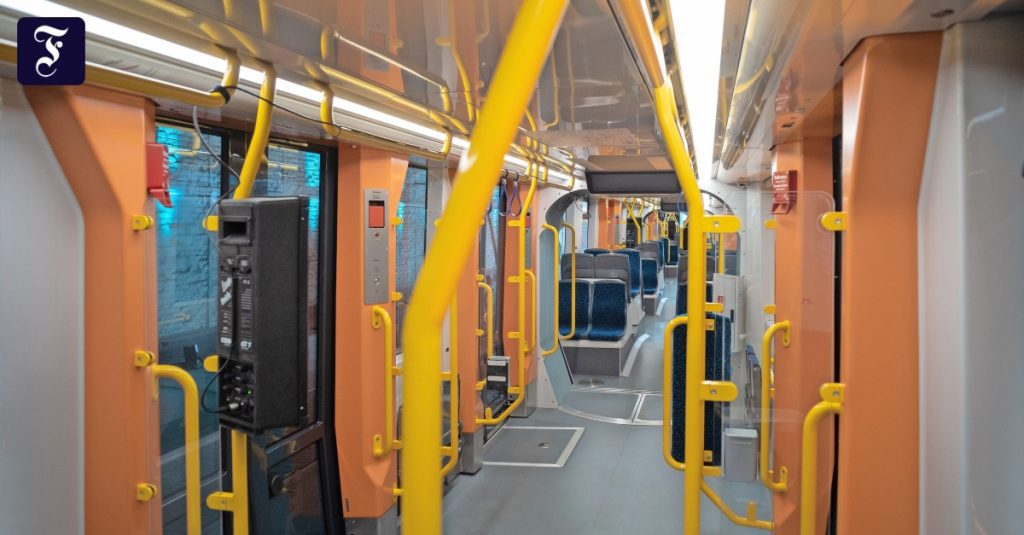 New tram in Frankfurt: the 'Model T' with a larger area